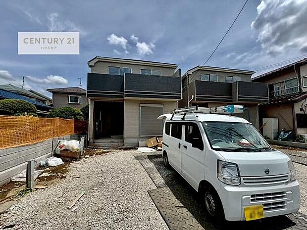 全2棟のキレイな街並み。是非1度ご内見ください。物件探しのご条件・ご要望・ご質問など、不動産に関することならどのようなことでも誠心誠意対応させて頂きます。