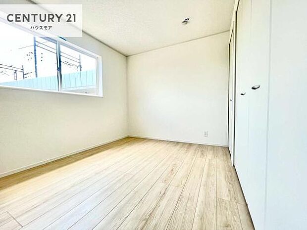 シンプルにデザインされているため、家具を選びません！お気に入りの家具を置いてくつろげる空間を作ることができます。