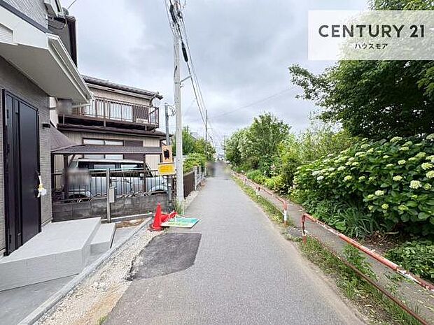 前面道路は南東側4ｍ！陽当り良好な立地です。ぜひ現地にて陽当たりお確かめください！！