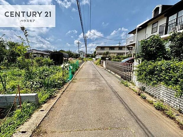 前面道路は4.01ｍ！陽当り良好な立地です。車庫入れが苦手な方も安心ですね。