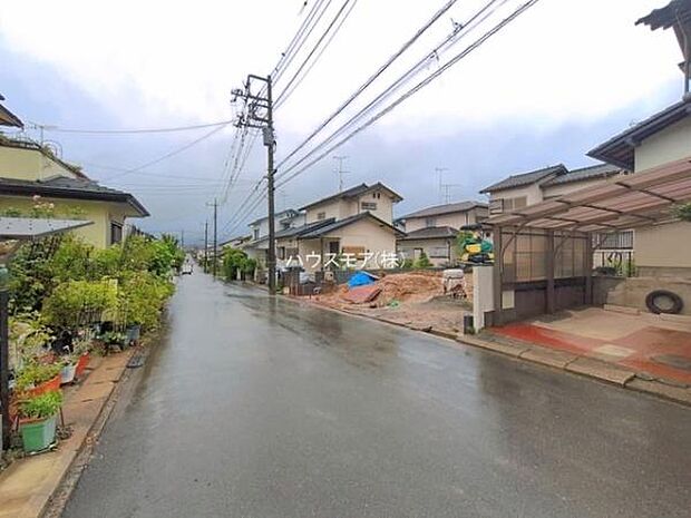 前面道路6ｍ！陽当り良好な立地です。車庫入れが苦手な方も安心ですね。