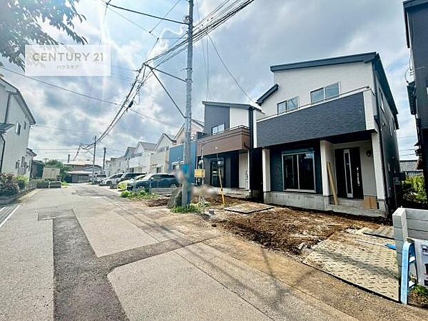 前面道路5.6m!車庫入れが苦手な方も安心ですね。
