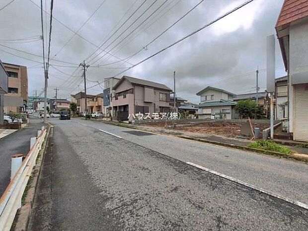 前面道路11.1m!車庫入れが苦手な方も安心ですね。