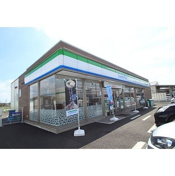 ファミリーマート阿見うずら野一丁目店まで1247m