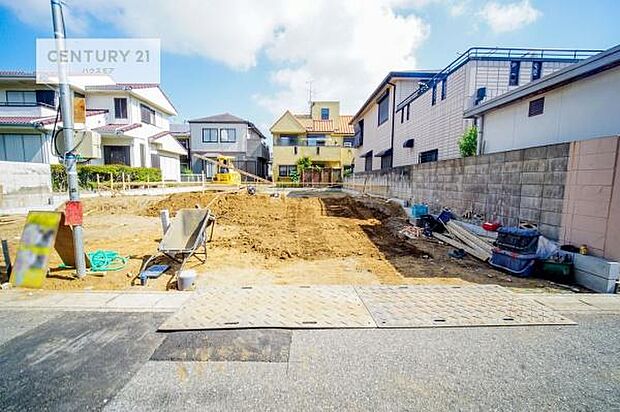 駐車スペースは2台分あります!セカンドカーはもちろん、バイクや自転車なども置き場所に困りません。