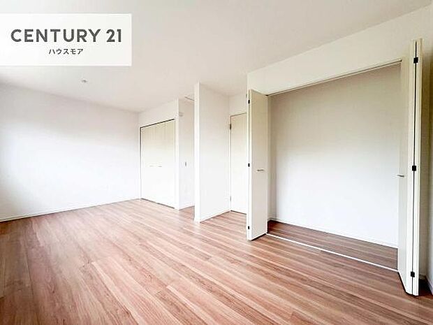 間仕切り対応可能なお部屋です。ゆとりのある広さで、プライベートルームや子供部屋、多目的に使いやすいお部屋です。