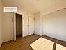 子供部屋：掃き出し窓がないお部屋は、お子様のお部屋としても安心です！収納スペースも充実しているので散らかったお部屋をサッと片付けられます！