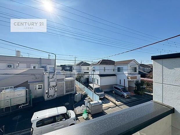 陽当たり良好なバルコニーです！晴れた日には青い空を見渡せる開放的な時間を楽しめます。