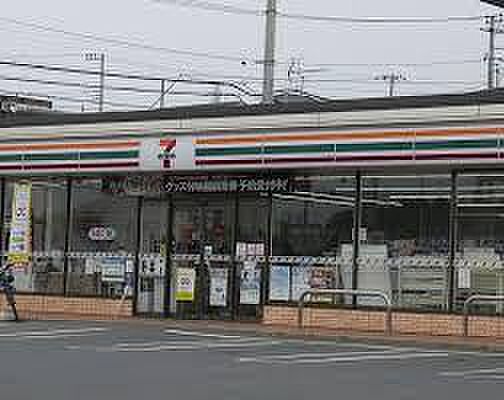 セブンイレブン柏高柳駅西店まで186m