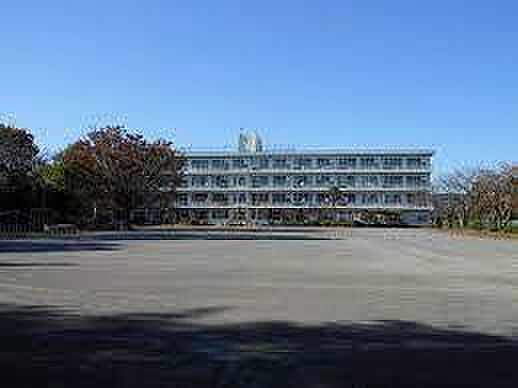 我孫子市立布佐小学校まで2000m