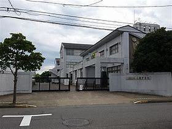 つくばみらい市立小絹中学校まで1400m