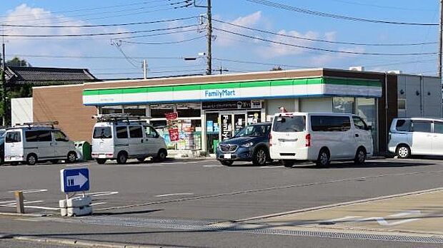 ファミリーマート松戸六高台二丁目店まで623m