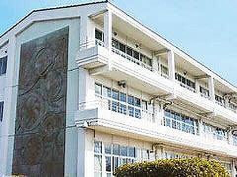 つくばみらい市立小絹小学校まで650m