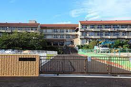 取手市立高井小学校まで850m
