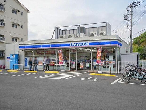 ローソン新松戸北一丁目店まで589m