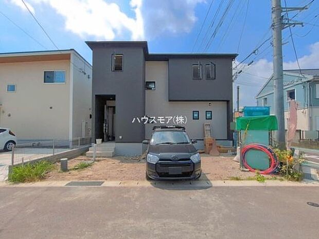 カースペース2台駐車可能。毎日の通勤やお買い物に便利で、来客時にもゆとりをもってお使いいただけます。【現地販売会開催中】