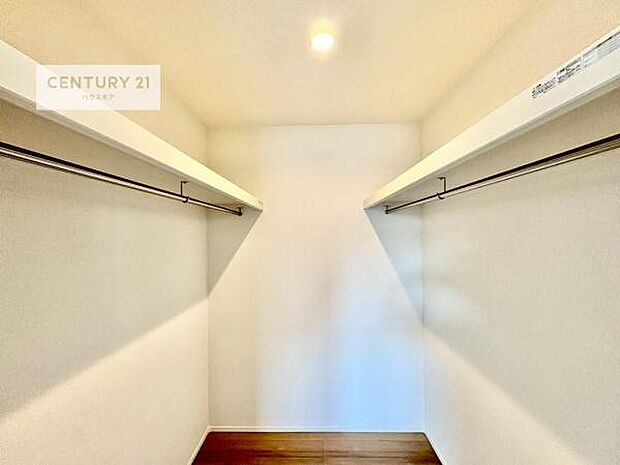 収納が充実しているからこそ、お部屋はいつも広々。掃除や片付けもラクになり、居心地の良い暮らしが続きます。