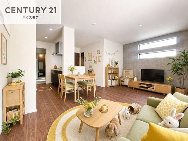 心地良いリビングは家族が自然と集まります。家族団欒の時間が増えそうです。ご家族と、より一層充実した時間を過ごせそうですね。家具・動物はCGパースです。