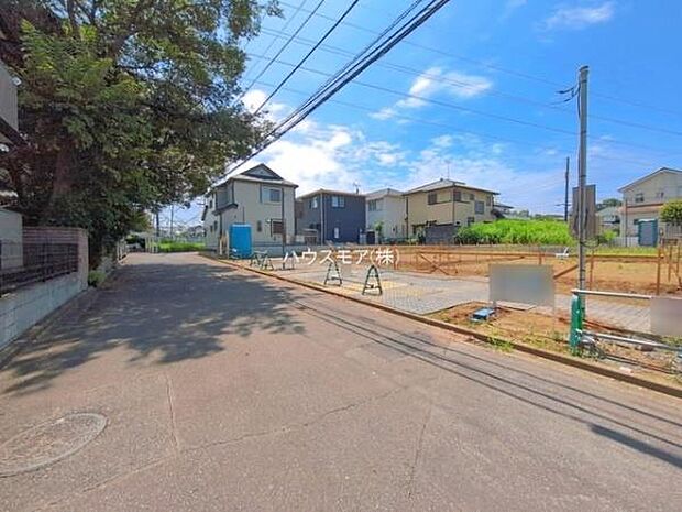 前面道路6m!陽当り良好な立地です。車庫入れが苦手な方も安心ですね。【現地販売会開催中】