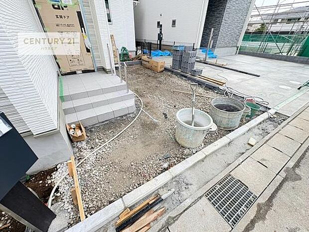 カースペース付きなのでマイカーをお持ちの方も安心ですね!ぜひ現地にてお確かめくださいませ!