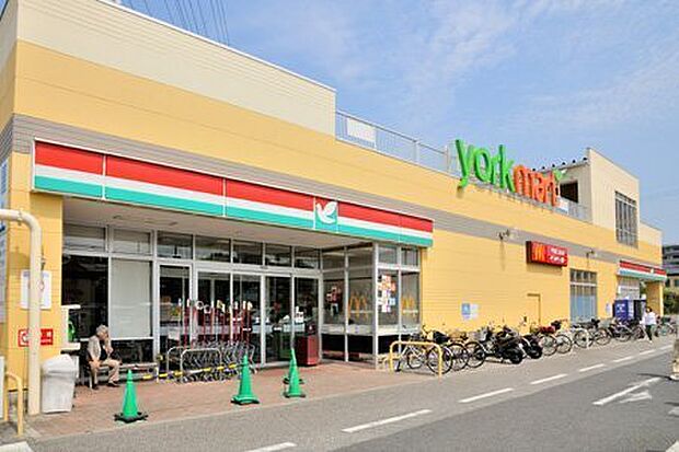 ヨークマート青葉台店まで450m