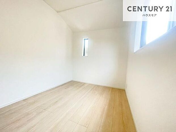 掃き出し窓がないお部屋は、お子様のお部屋としても安心です!