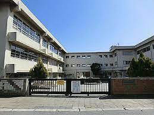 松戸市立上本郷小学校まで1310m