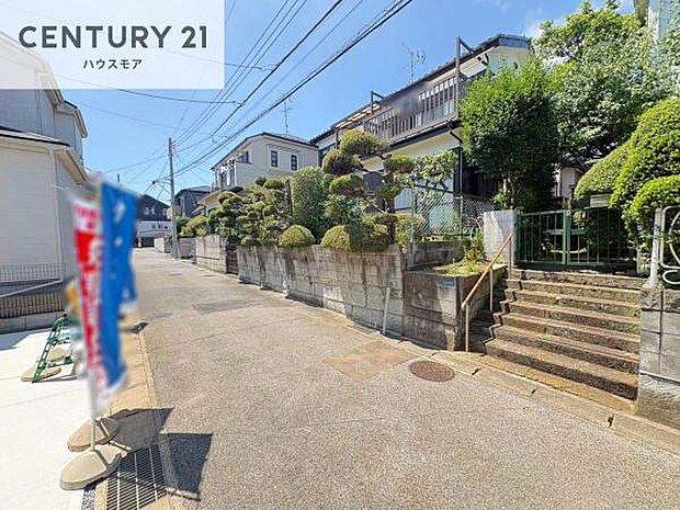 前面道路北西4m、南東4m!車庫入れが苦手な方も安心ですね。