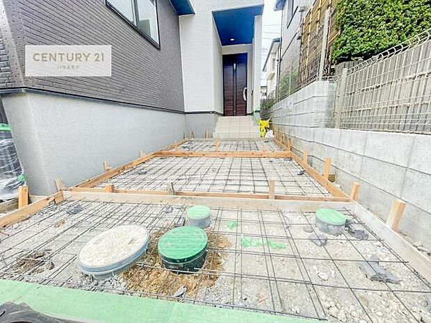 カースペース付きなのでマイカーをお持ちの方も安心ですね!ぜひ現地にてお確かめくださいませ!