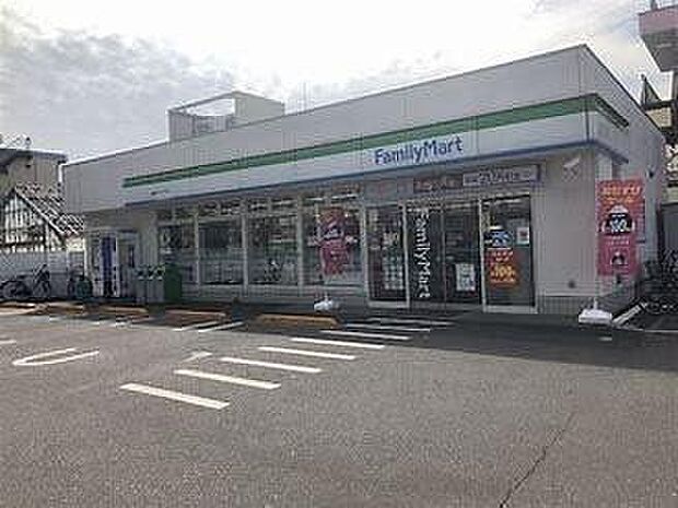 ファミリーマート新松戸六丁目店まで678m
