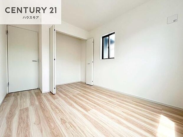 掃き出し窓がないお部屋は、お子様のお部屋としても安心です!収納スペースも充実しているので散らかったお部屋をサッと片付けられます!【現地販売会開催中】