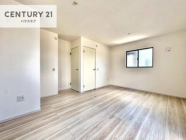 間仕切り対応可能なお部屋です。ゆとりのある広さで、プライベートルームや子供部屋、多目的に使いやすいお部屋です。