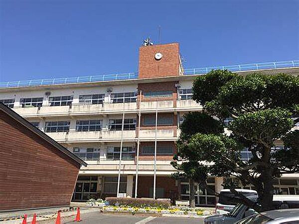我孫子市立我孫子第二小学校まで1800m