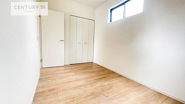 収納が充実しているからこそ、お部屋はいつも広々。掃除や片付けもラクになり、居心地の良い暮らしが続きます。