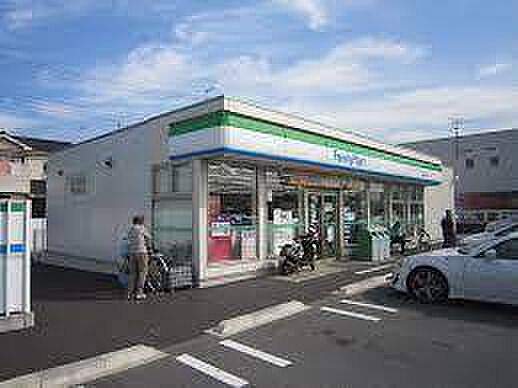 ファミリーマート野田七光台店まで1258m