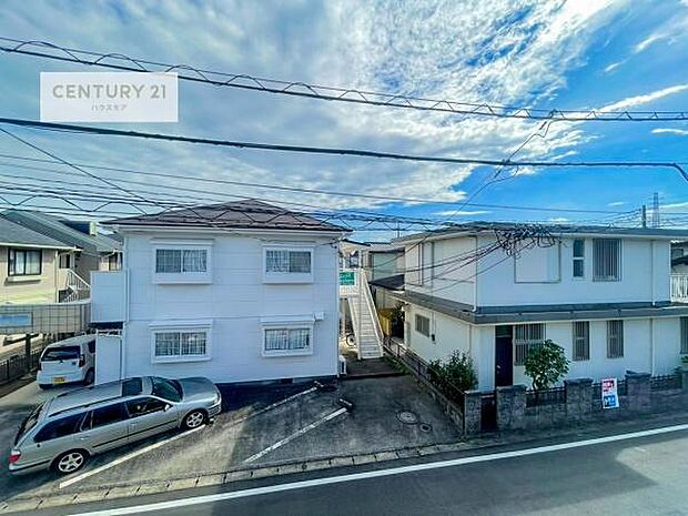 晴れた日には青い空を見渡せる開放的な時間を楽しめます。気持ちの良い風が通り抜ける街並みです!