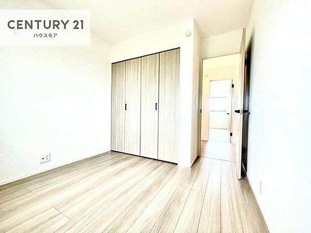 掃き出し窓がないお部屋は、お子様のお部屋としても安心です!収納スペースも充実しているので散らかったお部屋をサッと片付けられます!【現地販売会開催中】