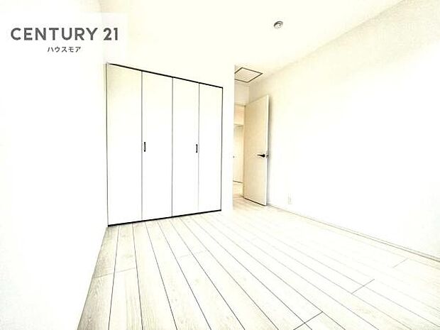 掃き出し窓がないお部屋は、お子様のお部屋としても安心です!収納スペースも充実しているので散らかったお部屋をサッと片付けられます!【現地販売会開催中】