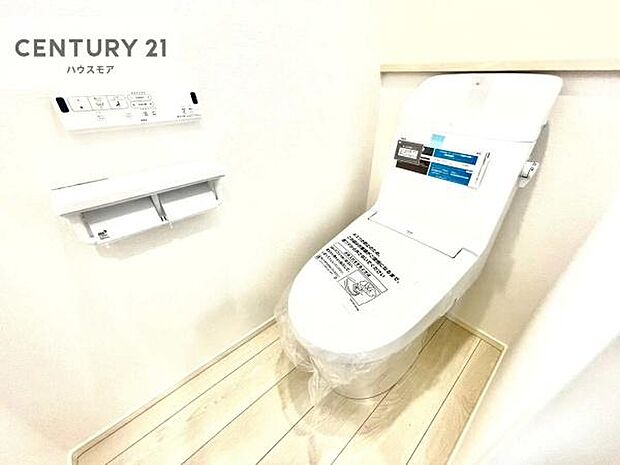1・2階にトイレがございます!朝の忙しい時間帯も待たずにすみそうですね。白を基調とした清潔感のあるトイレでお手入れがしやすいです!【現地販売会開催中】