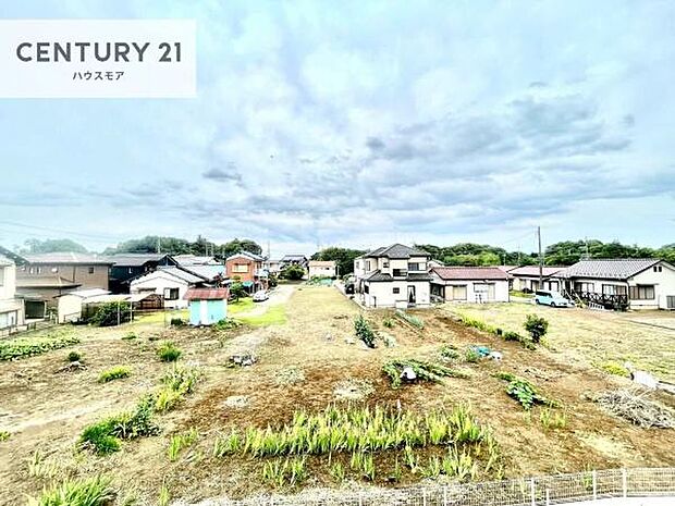 晴れた日には青い空を見渡せる開放的な時間を楽しめます。気持ちの良い風が通り抜ける街並みです!【現地販売会開催中】