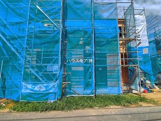 駐車スペースは2台分あります!セカンドカーはもちろん、バイクや自転車なども置き場所に困りません。
