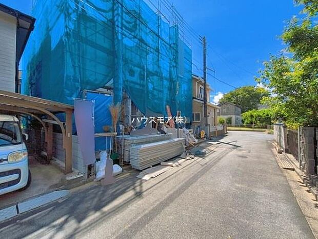 前面道路5m。車庫入れが苦手な方も安心ですね。