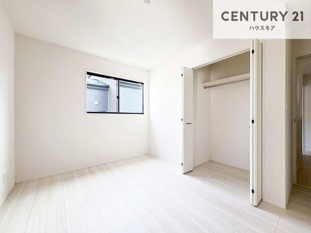 収納が充実しているからこそ、お部屋はいつも広々。掃除や片付けもラクになり、居心地の良い暮らしが続きます。