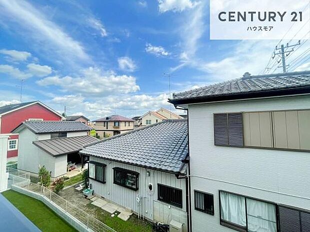 晴れた日には青い空を見渡せる開放的な時間を楽しめます。気持ちの良い風が通り抜ける街並みです!【現地販売会開催中】