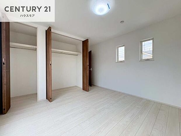 収納が充実しているからこそ、お部屋はいつも広々。掃除や片付けもラクになり、居心地の良い暮らしが続きます。