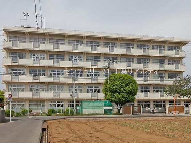 松戸市立六実第二小学校まで100m