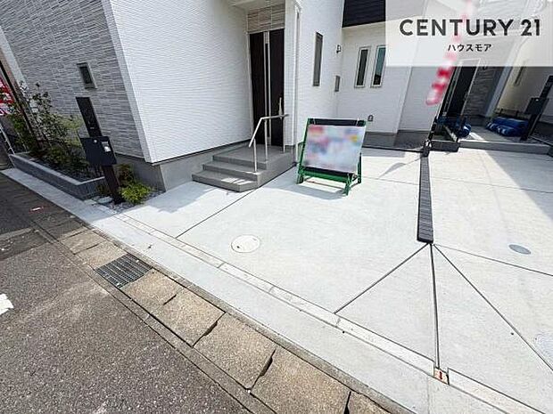 カースペース付きなのでマイカーをお持ちの方も安心ですね！ぜひ現地にてお確かめくださいませ！