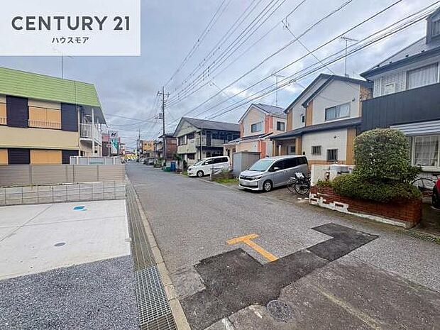 前面道路6ｍ！陽当り良好な立地です。車庫入れが苦手な方も安心ですね。【現地販売会開催中】