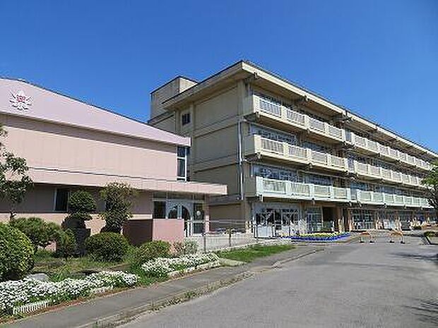 柏市立逆井小学校まで1950m