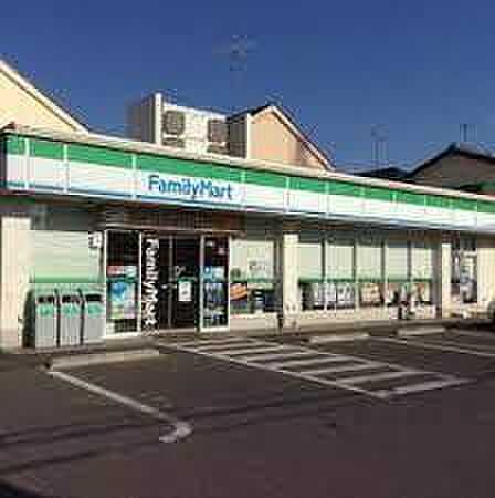 ファミリーマート松戸柿の木店まで560m